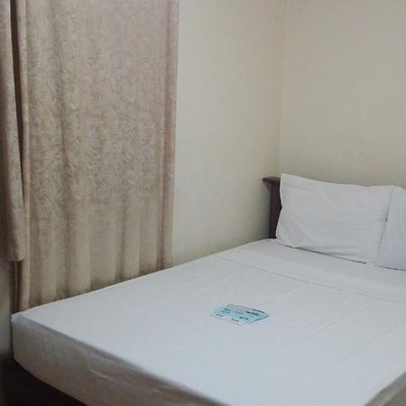 Isabelle Royale Makati Hotel Makati City Bagian luar foto