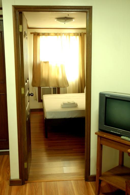 Isabelle Royale Makati Hotel Makati City Bagian luar foto