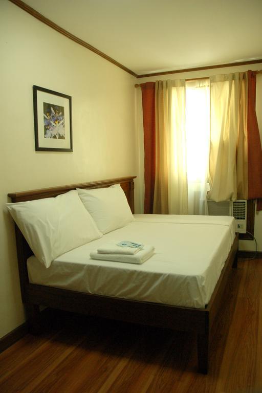 Isabelle Royale Makati Hotel Makati City Bagian luar foto