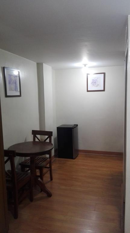 Isabelle Royale Makati Hotel Makati City Bagian luar foto
