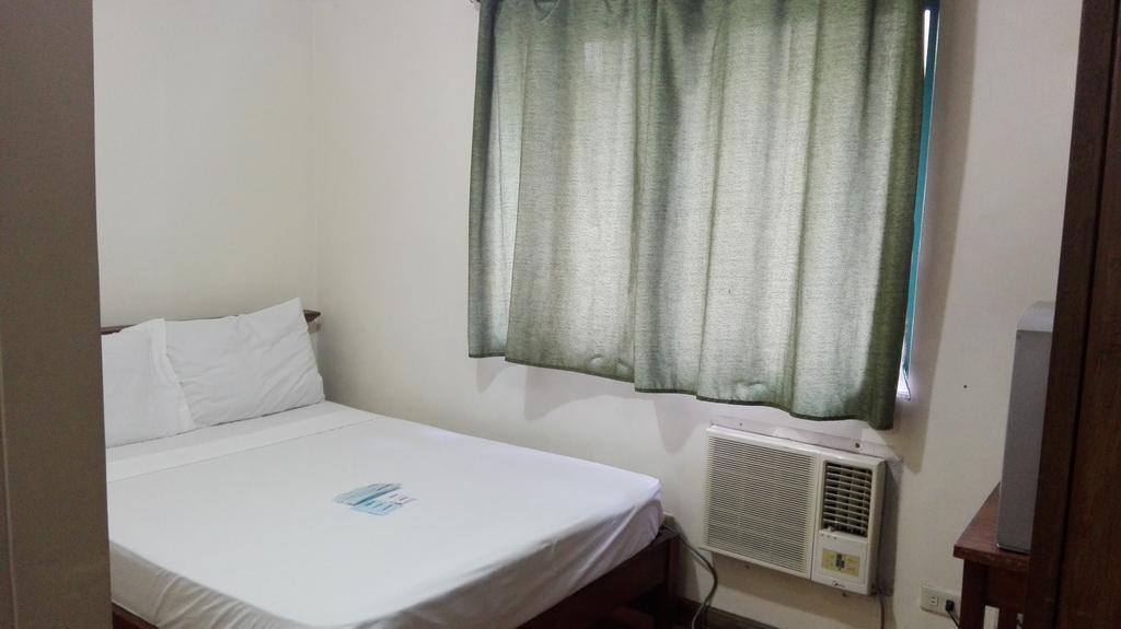 Isabelle Royale Makati Hotel Makati City Bagian luar foto
