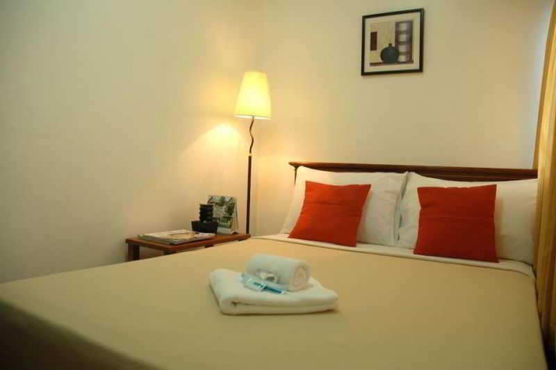 Isabelle Royale Makati Hotel Makati City Bagian luar foto